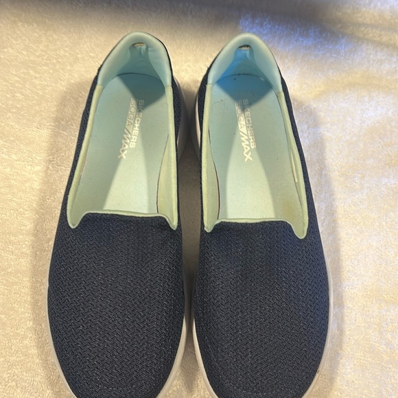 Skechers Shoes - SKECHERS GoGA Max Shoes size 8.5